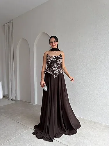 İLYA İşleme Detaylı Maxi Elbise 4088 - Acı Kahve - Mooi Butik