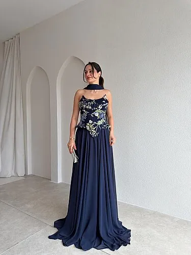 İLYA İşleme Detaylı Maxi Elbise 4088 - Lacivert 