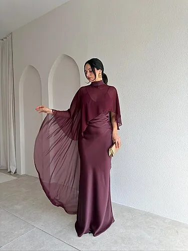  LYON Pelerinli Saten Maxi Elbise 4020 - Bordo - Mooi Butik